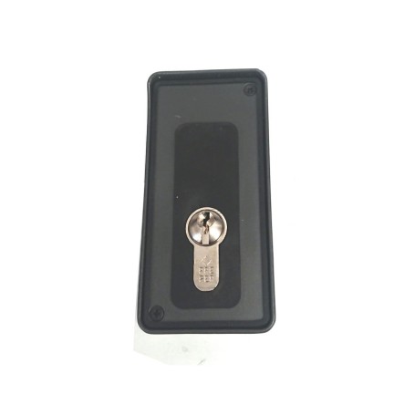 Key control with release for outdoor shutter complete with 2 keys